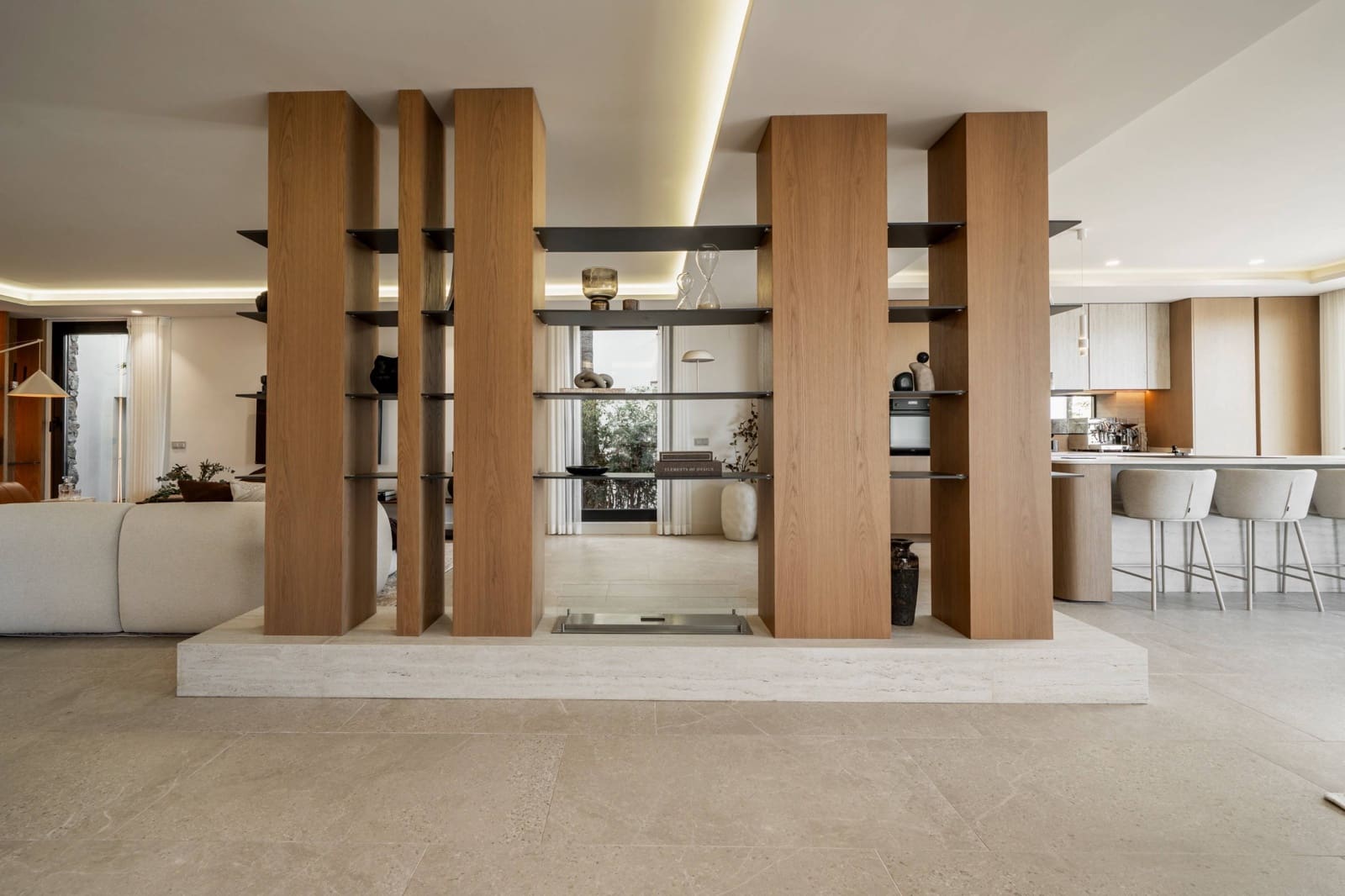 5 bedroom Villa for sale in Nueva Andalucia with garage - € 2,475,000 (Ref: 9677512)