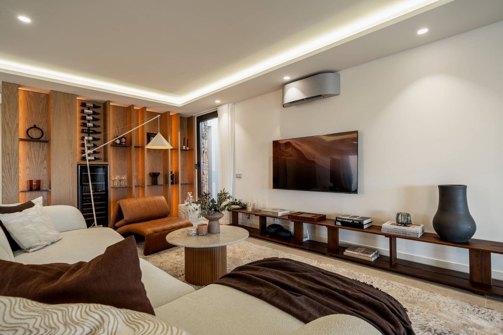 5 bedroom Villa for sale in Nueva Andalucia with garage - € 2,475,000 (Ref: 9677512)