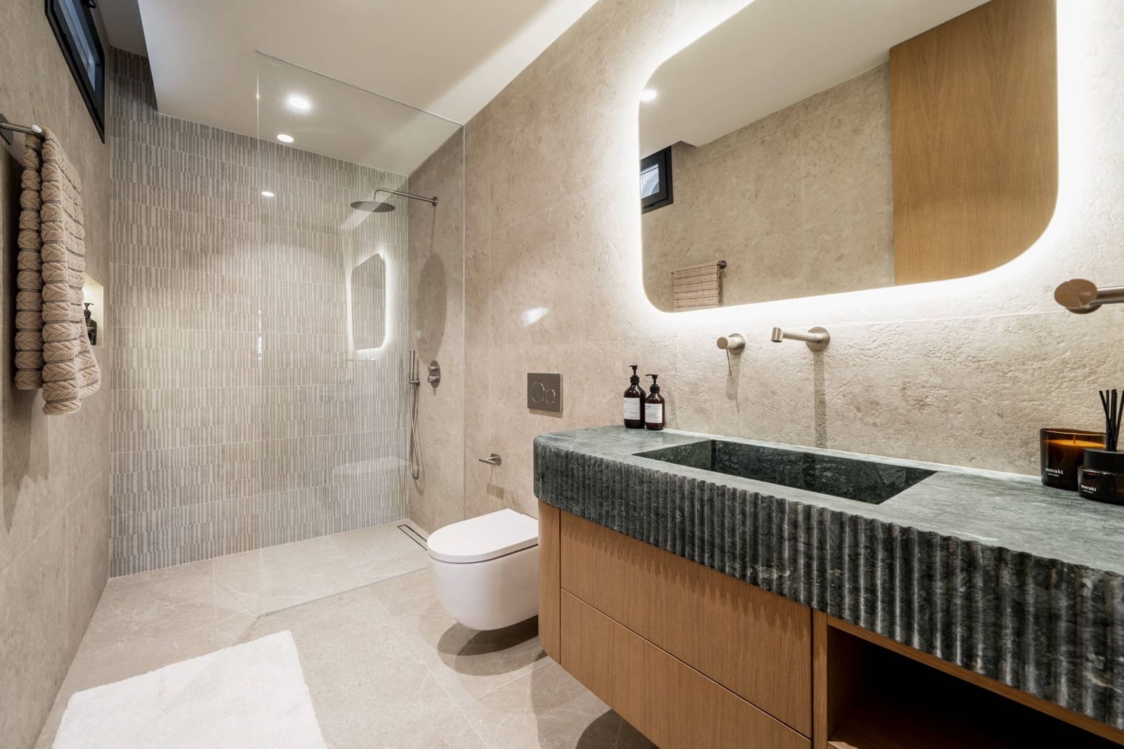 5 bedroom Villa for sale in Nueva Andalucia with garage - € 2,475,000 (Ref: 9677512)