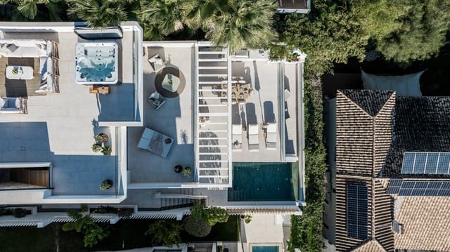 Chalet de 5 habitaciones en Nueva Andalucia, Marbella en venta con garaje - 2.475.000 € (Ref: 9677512)
