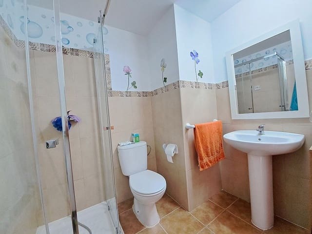 2 quarto Apartamento para venda em Estepona com piscina garagem - 318 000 € (Ref: 9695372)
