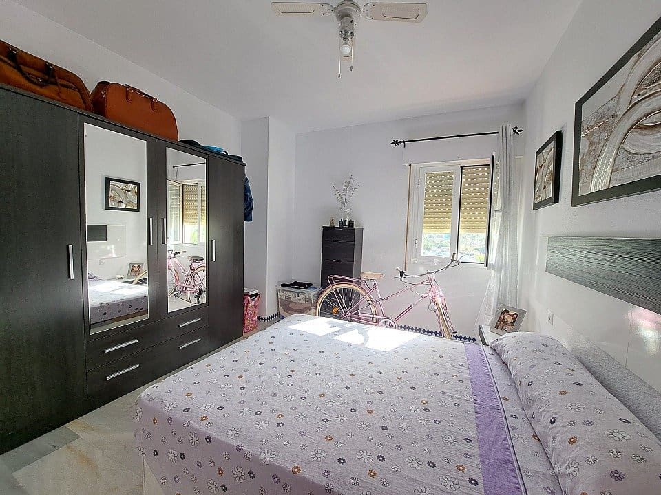 2 bedroom Flat for sale in Estepona with pool garage - € 318,000 (Ref: 9695372)