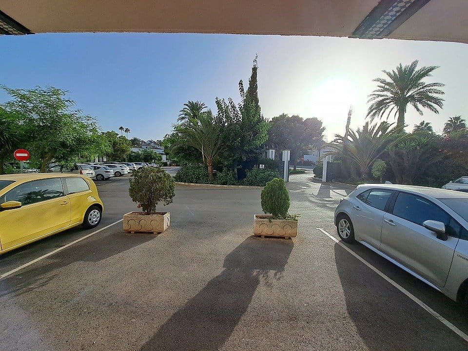 2 bedroom Flat for sale in Estepona with pool garage - € 318,000 (Ref: 9695372)