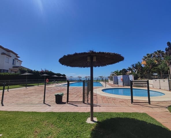 2 quarto Apartamento para venda em Estepona com piscina garagem - 318 000 € (Ref: 9695372)