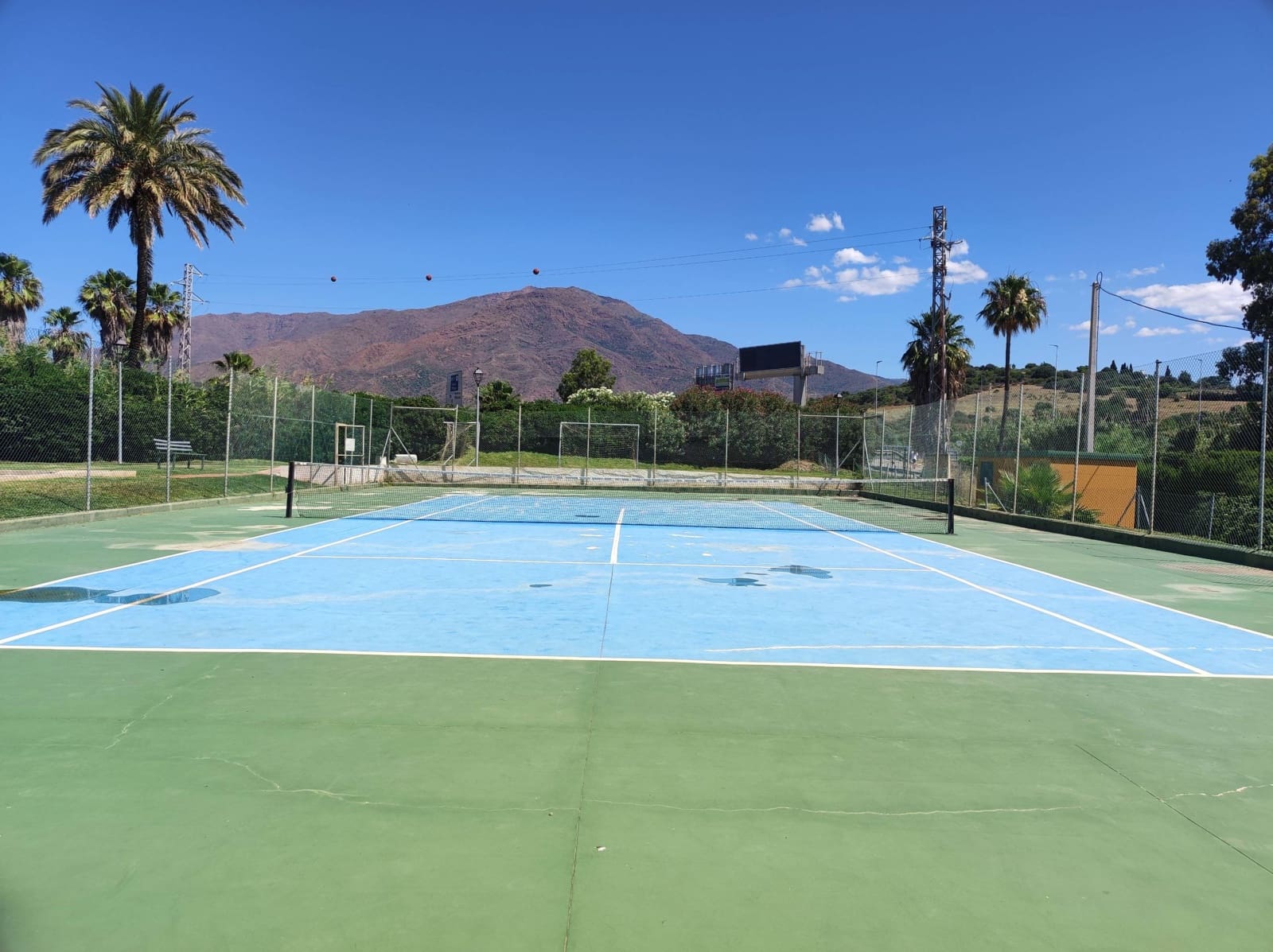 2 bedroom Flat for sale in Estepona with pool garage - € 318,000 (Ref: 9695372)