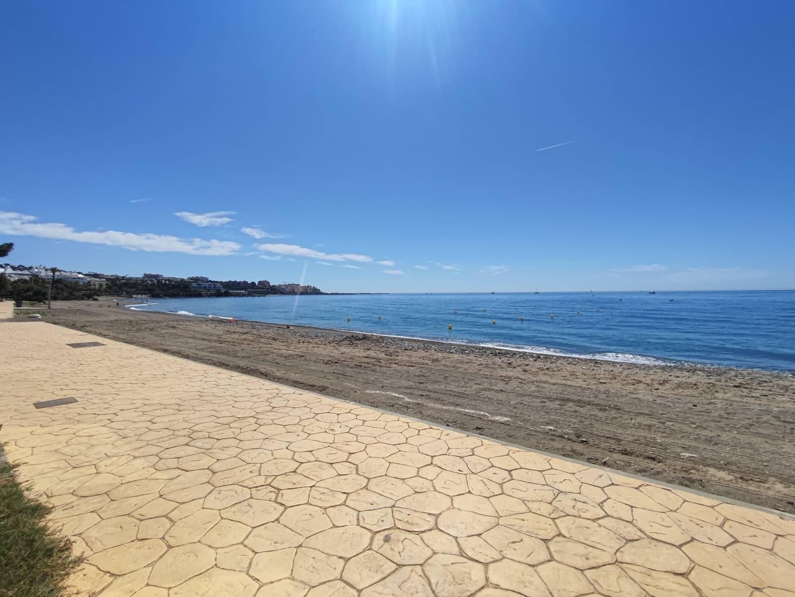 2 bedroom Flat for sale in Estepona with pool garage - € 318,000 (Ref: 9695372)