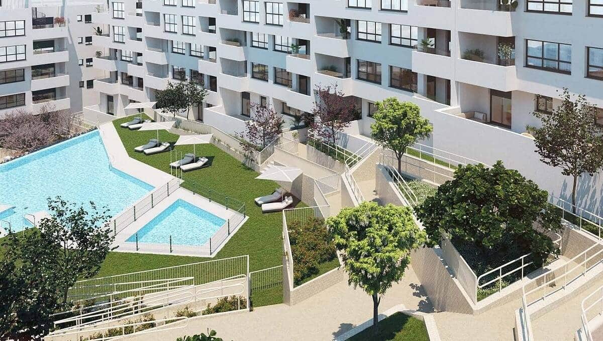 Apartamento de 4 habitaciones en Estepona en venta con piscina garaje - 505.000 € (Ref: 9719985)