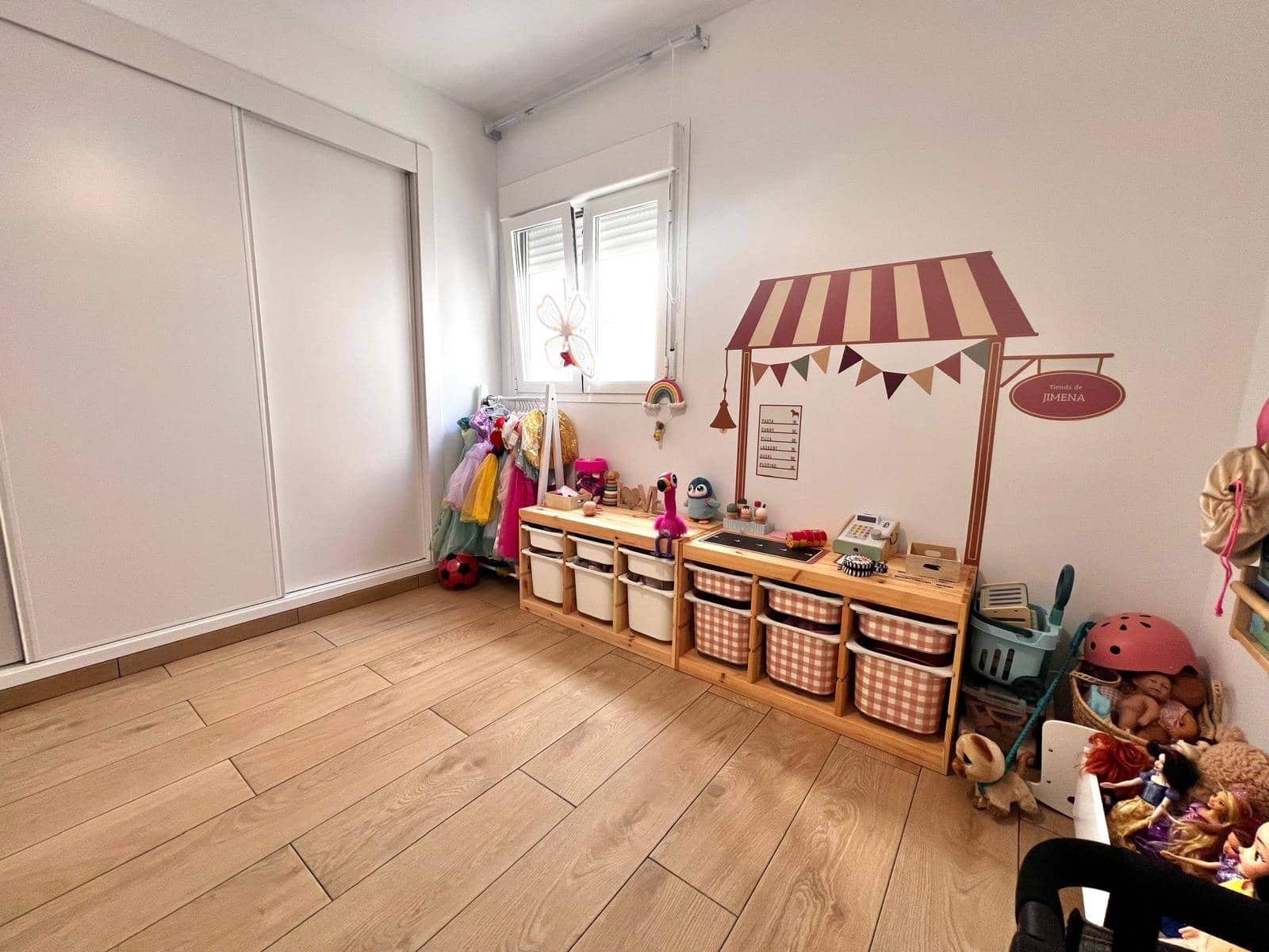 Apartamento de 4 habitaciones en Estepona en venta con piscina garaje - 505.000 € (Ref: 9719985)