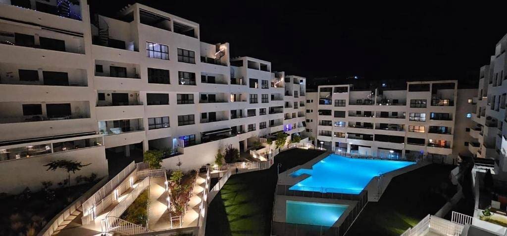 4 bedroom Apartment for sale in Estepona with pool garage - € 505,000 (Ref: 9719985)
