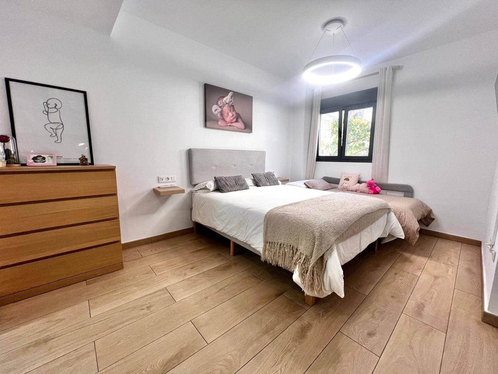 4 bedroom Apartment for sale in Estepona with pool garage - € 505,000 (Ref: 9719985)