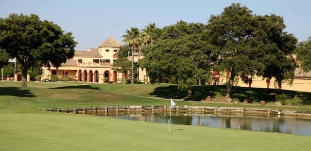 4 chambre Villa/Maison Mitoyenne à vendre à Sotogrande Alto, San Roque avec piscine garage - 524 000 € (Ref: 9729331)