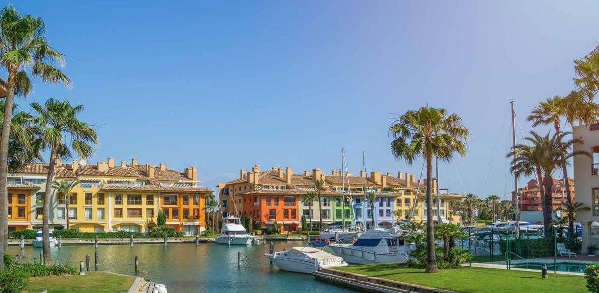 4 chambre Villa/Maison Mitoyenne à vendre à Sotogrande avec piscine garage - 524 000 € (Ref: 9729331)