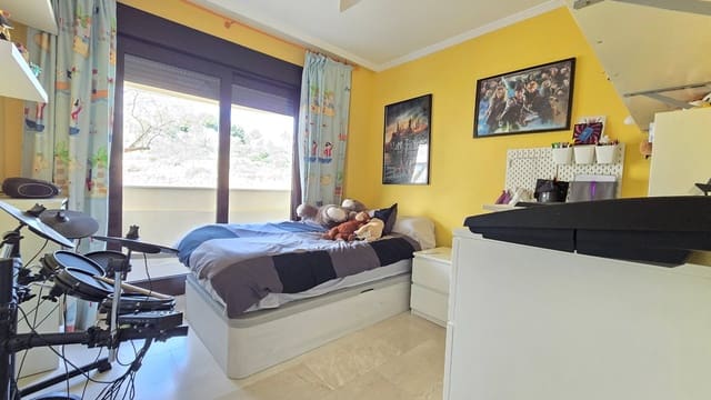 3 soverom Leilighet til salgs i Estepona med svømmebasseng garasje - € 449 000 (Ref: 9780584)