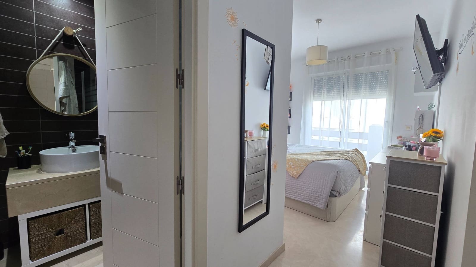 3 makuuhuone Huoneisto myytävänä paikassa Estepona mukana uima-altaan 
autotalli - 318 000 € (Ref: 9806508)