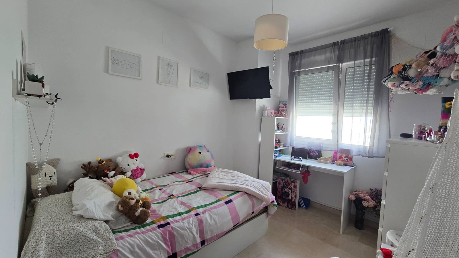 3 makuuhuone Huoneisto myytävänä paikassa Estepona mukana uima-altaan 
autotalli - 318 000 € (Ref: 9806508)