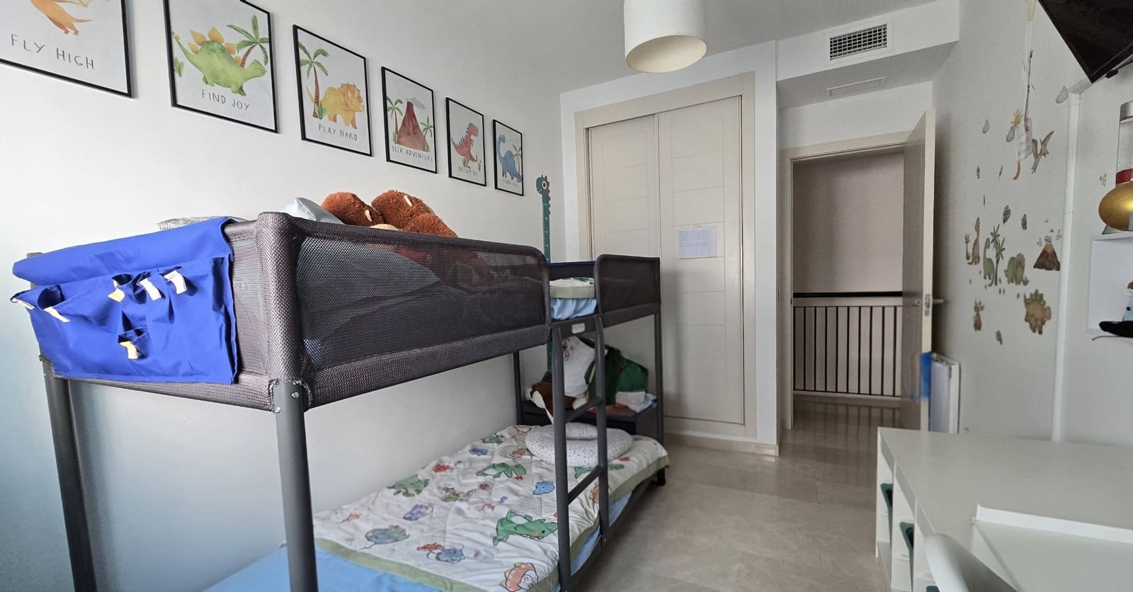 3 makuuhuone Huoneisto myytävänä paikassa Estepona mukana uima-altaan 
autotalli - 318 000 € (Ref: 9806508)