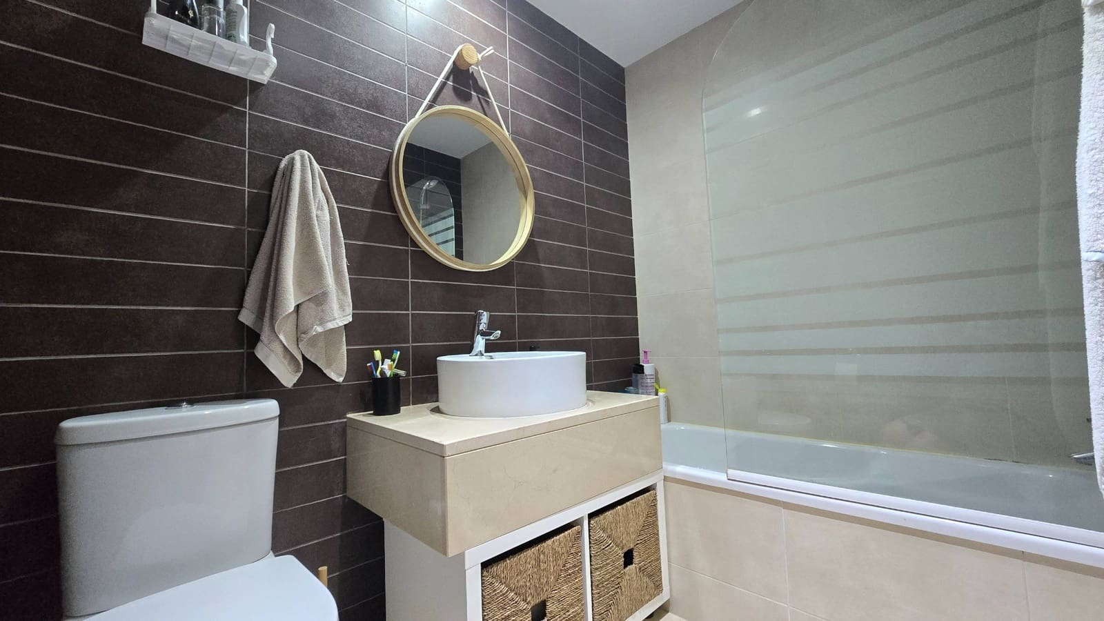 3 makuuhuone Huoneisto myytävänä paikassa Estepona mukana uima-altaan 
autotalli - 318 000 € (Ref: 9806508)