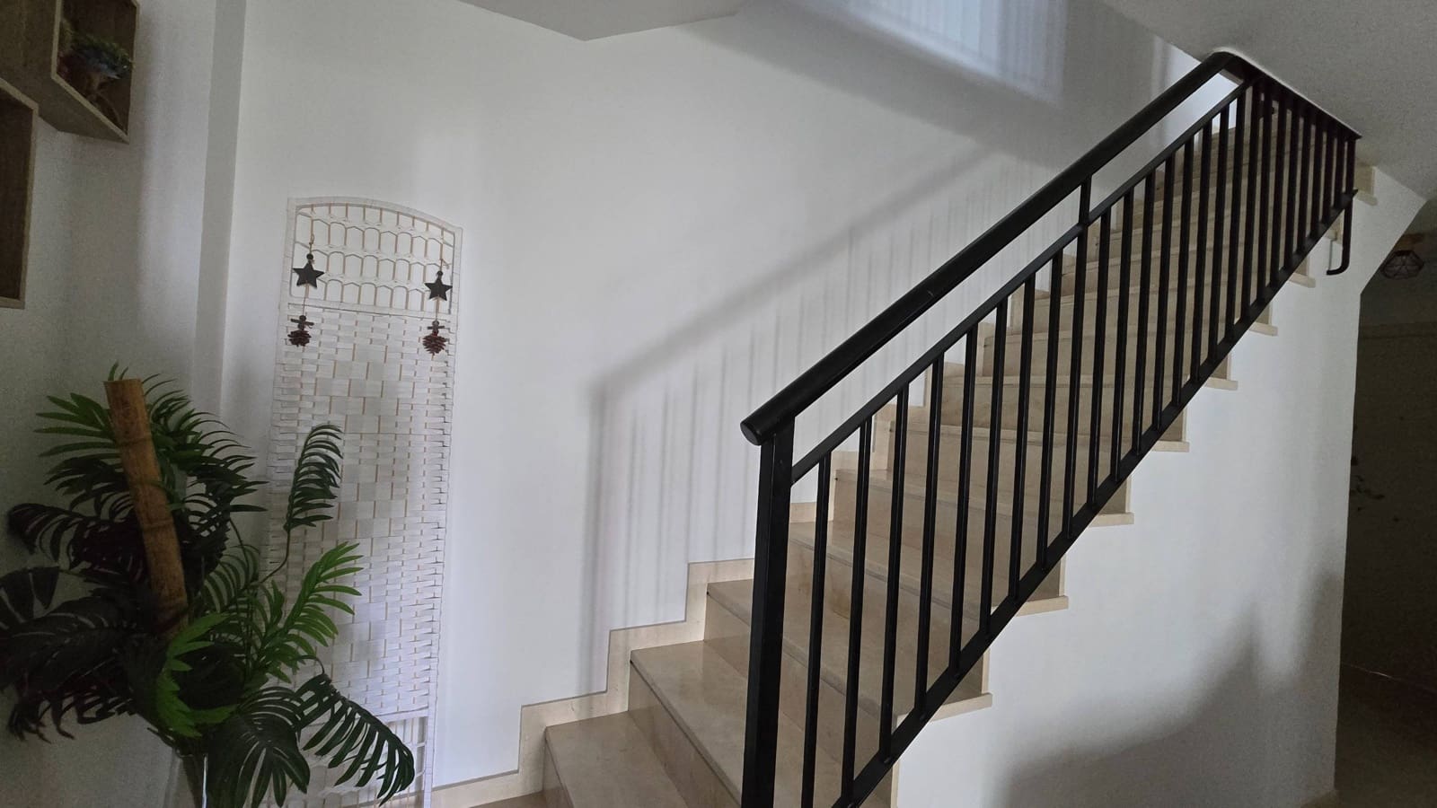 3 makuuhuone Huoneisto myytävänä paikassa Estepona mukana uima-altaan 
autotalli - 318 000 € (Ref: 9806508)