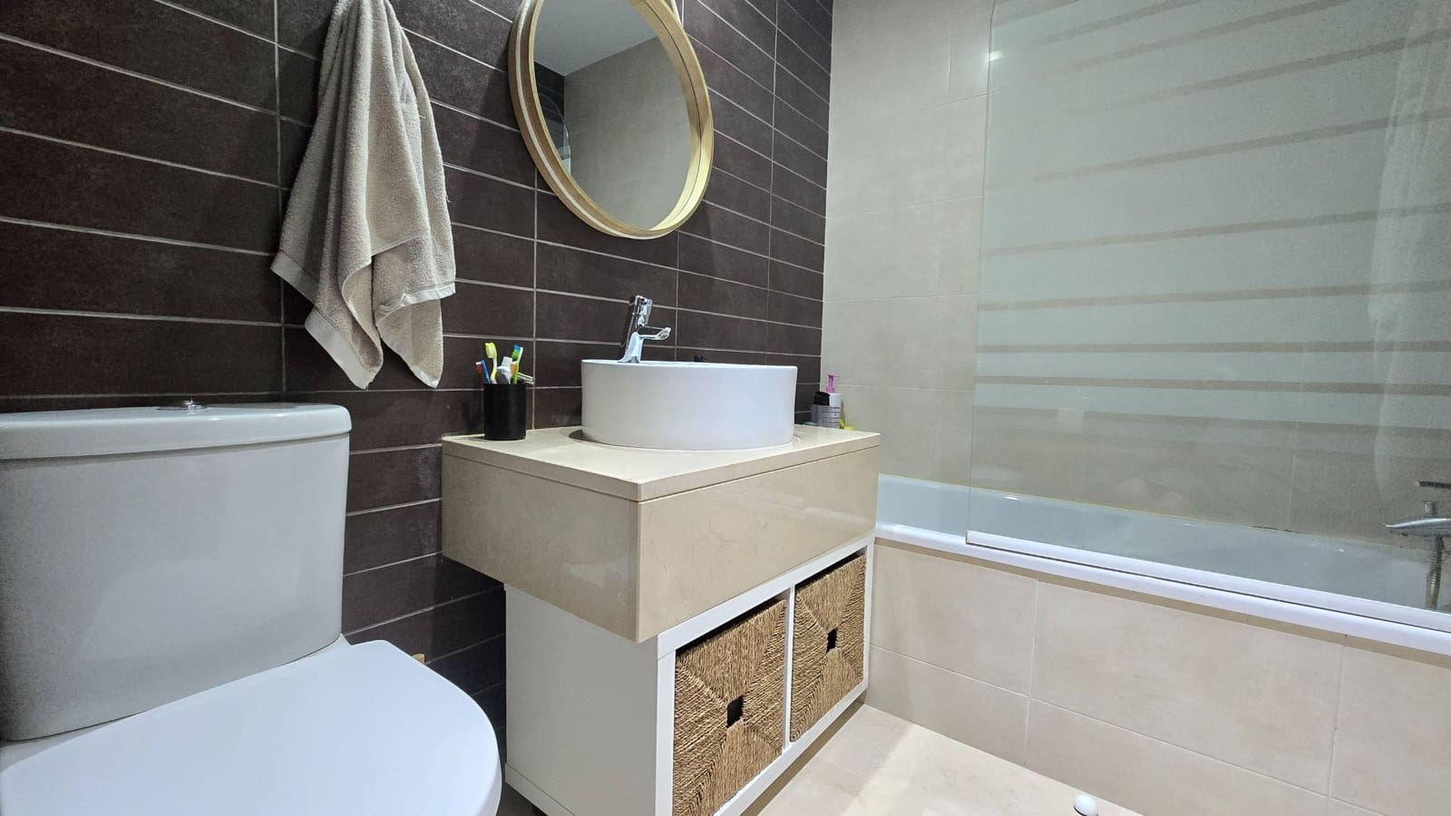 3 makuuhuone Huoneisto myytävänä paikassa Estepona mukana uima-altaan 
autotalli - 318 000 € (Ref: 9806508)