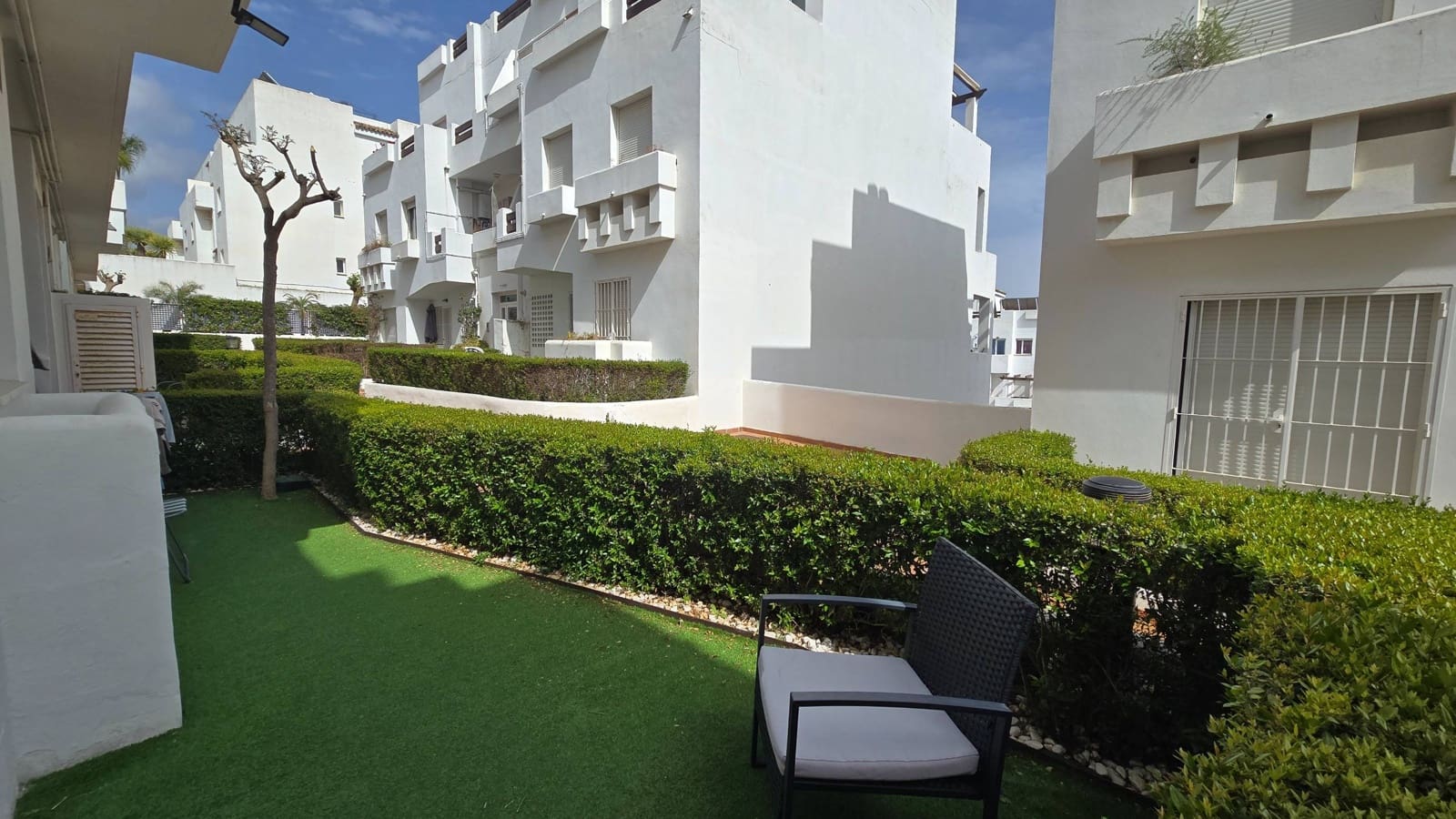 3 makuuhuone Huoneisto myytävänä paikassa Estepona mukana uima-altaan 
autotalli - 318 000 € (Ref: 9806508)