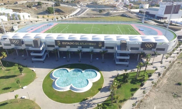 3 slaapkamer Appartement te koop in Estepona met zwembad garage - € 440.000 (Ref: 9808000)