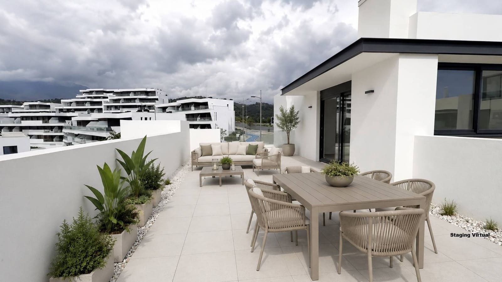 Ático de 2 habitaciones en Estepona en venta con piscina garaje - 575.000 € (Ref: 9822949)