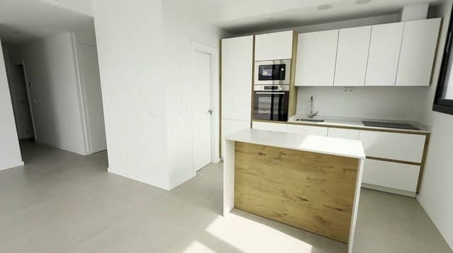 2 soverom Penthouse til salgs i Estepona med svømmebasseng garasje - € 575 000 (Ref: 9822949)