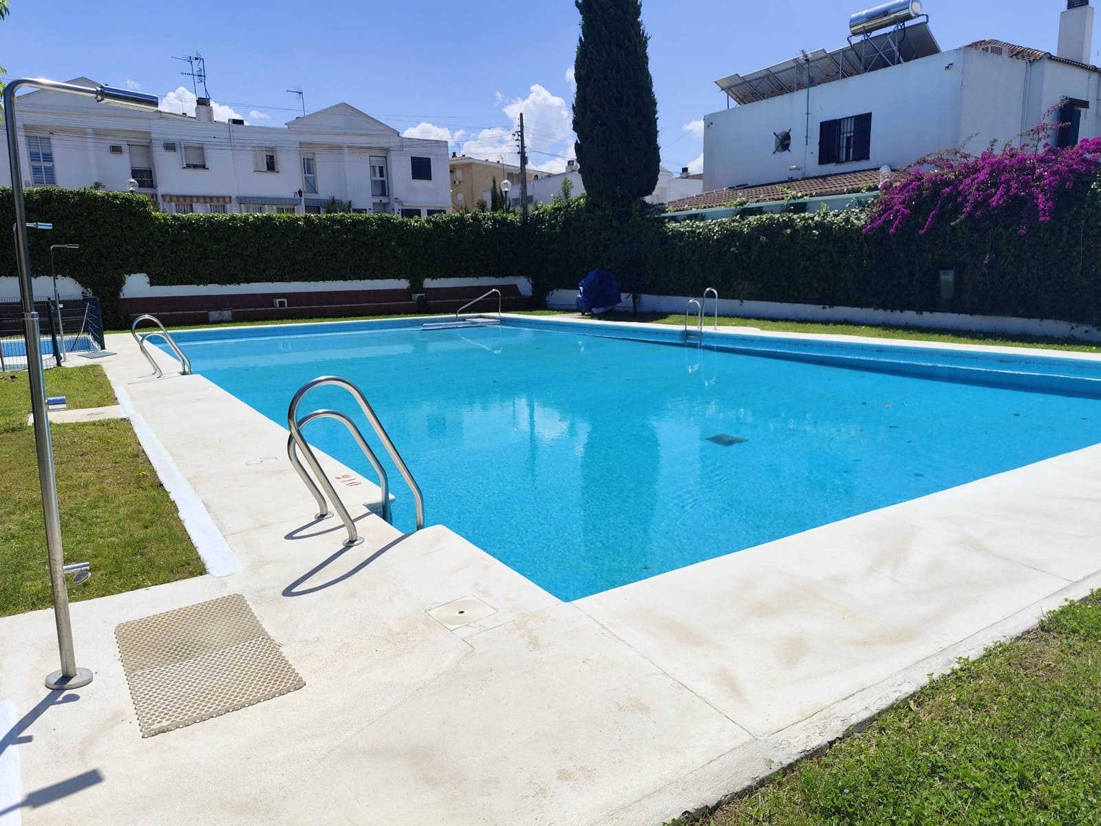 3 bedroom Terraced Villa for sale in Mairena del Aljarafe with pool garage - € 399,000 (Ref: 9839277)
