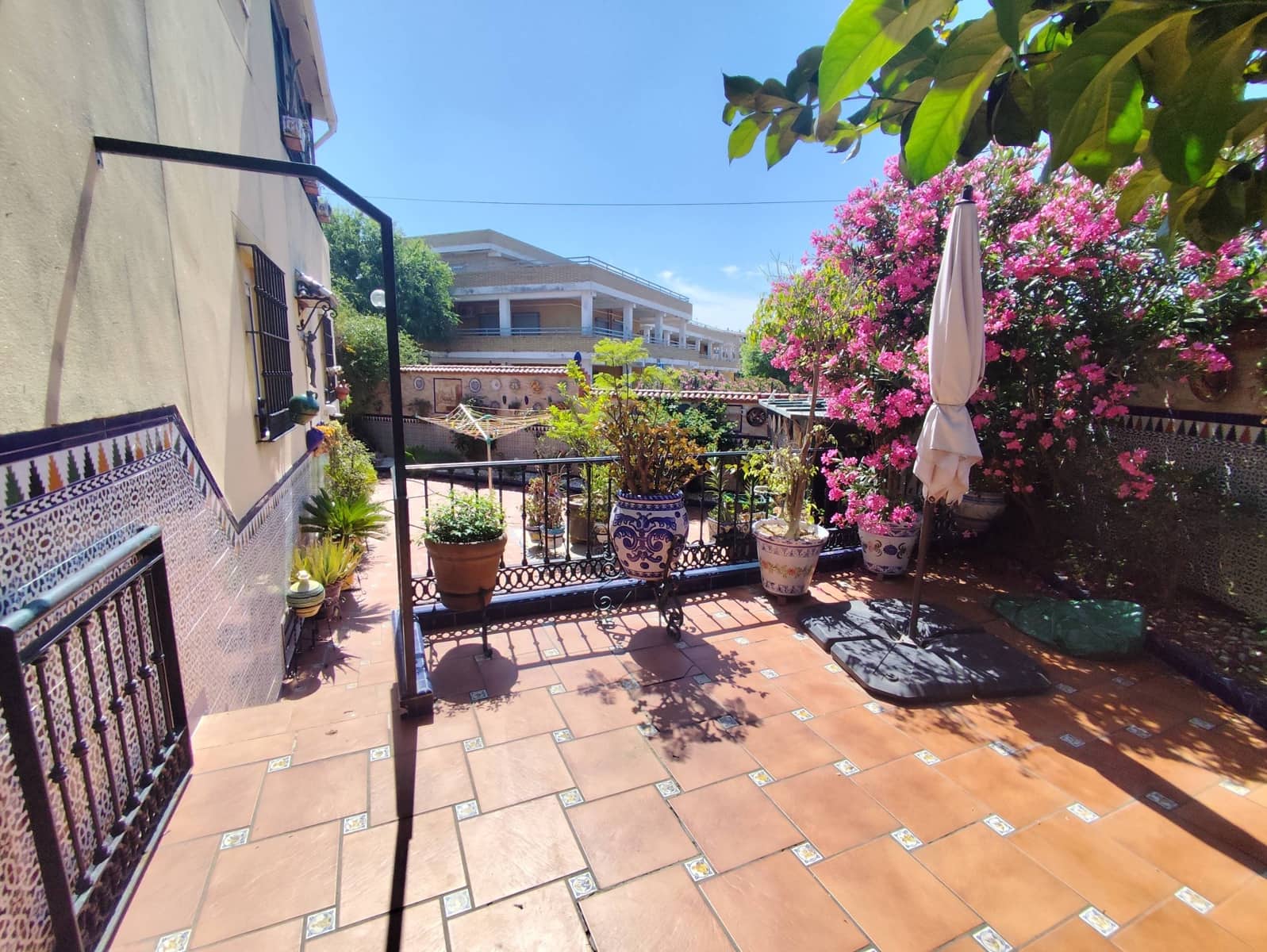 3 bedroom Terraced Villa for sale in Mairena del Aljarafe with pool garage - € 399,000 (Ref: 9839277)