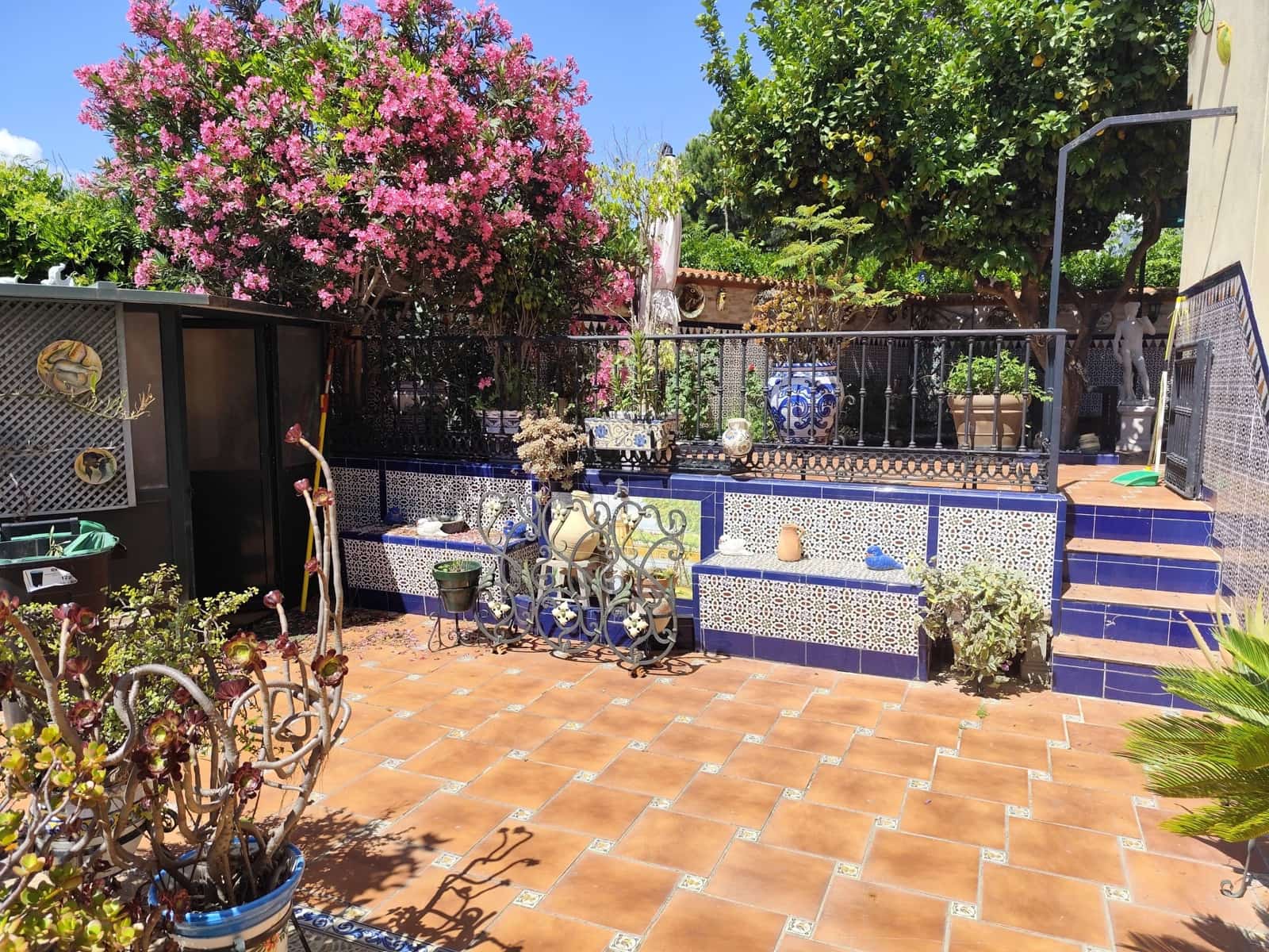 3 bedroom Terraced Villa for sale in Mairena del Aljarafe with pool garage - € 399,000 (Ref: 9839277)