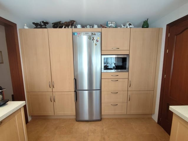 Adosado de 5 habitaciones en Mairena del Aljarafe en venta con piscina - 399.000 € (Ref: 9839277)