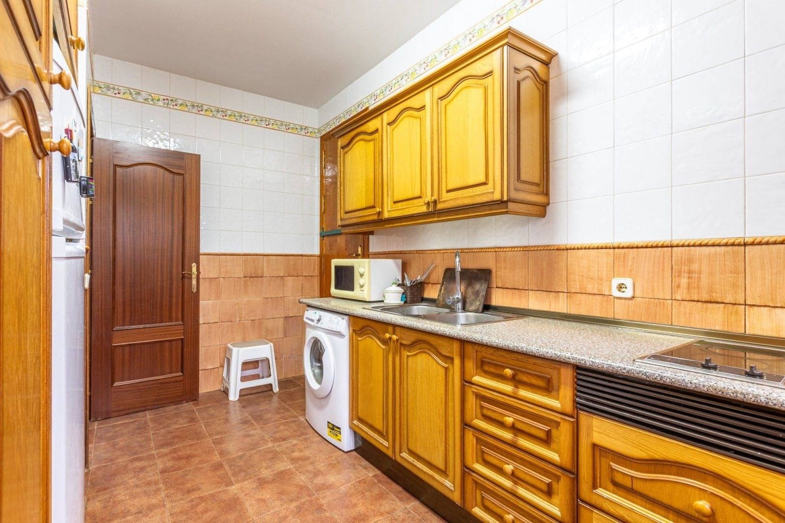 5 Zimmer Villa zu verkaufen in Sanlucar la Mayor mit Pool Garage - 369.990 € (Ref: 9855490)