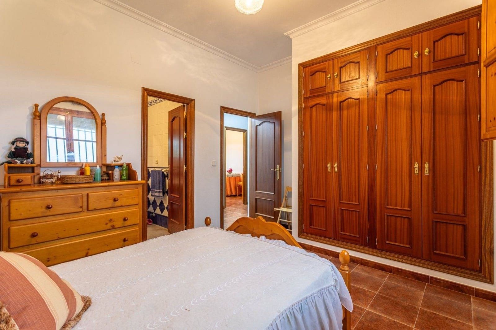 5 Zimmer Villa zu verkaufen in Sanlucar la Mayor mit Pool Garage - 369.990 € (Ref: 9855490)