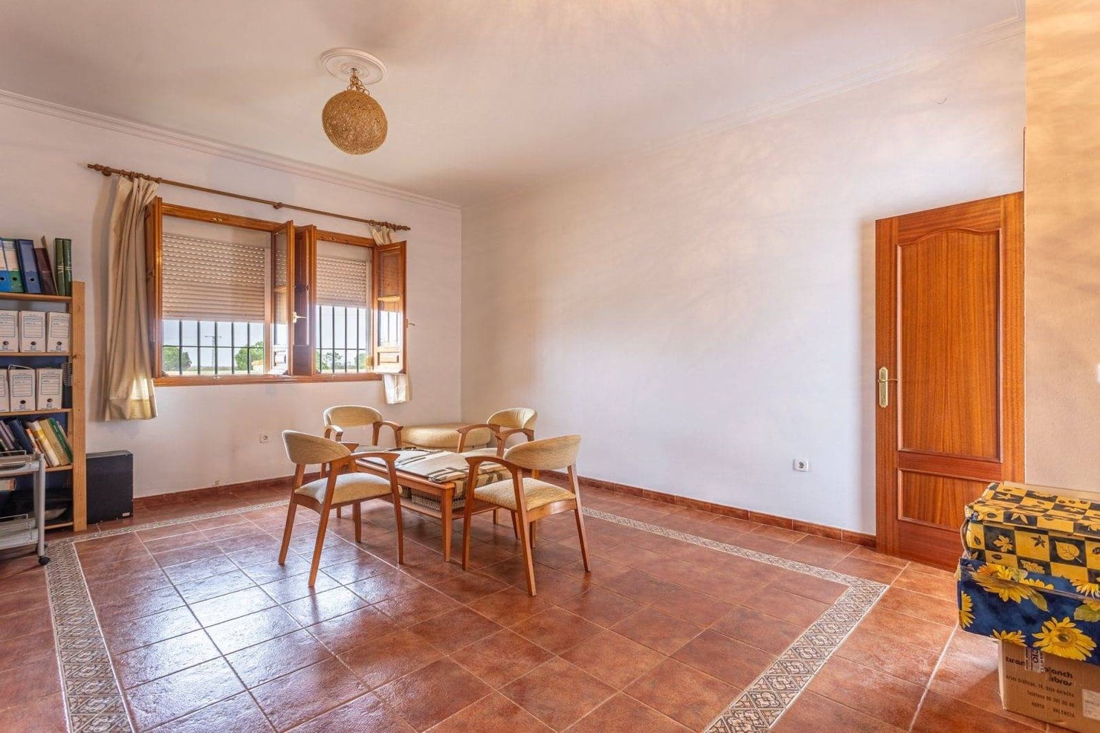 5 Zimmer Villa zu verkaufen in Sanlucar la Mayor mit Pool Garage - 369.990 € (Ref: 9855490)