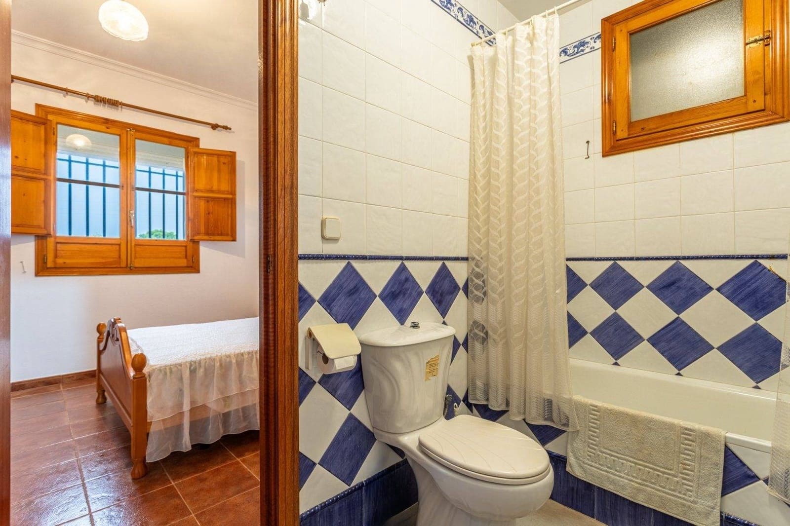 5 Zimmer Villa zu verkaufen in Sanlucar la Mayor mit Pool Garage - 369.990 € (Ref: 9855490)