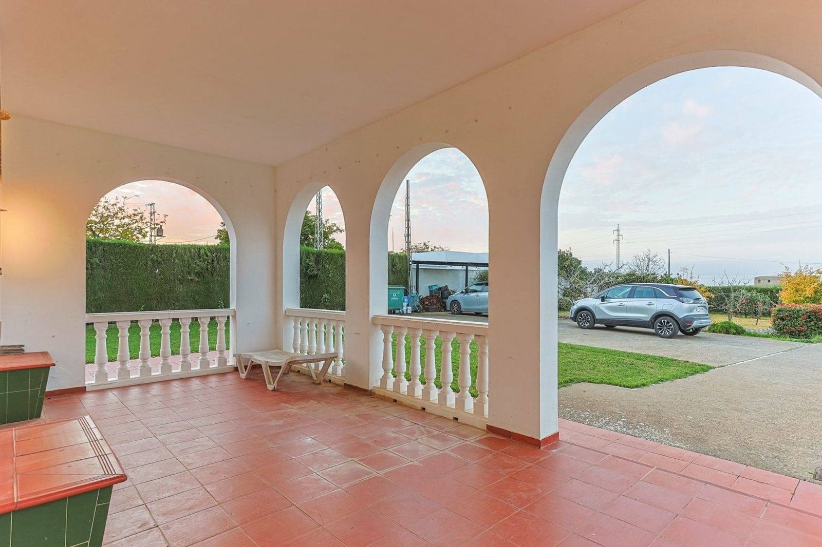 5 Zimmer Villa zu verkaufen in Sanlucar la Mayor mit Pool Garage - 369.990 € (Ref: 9855490)