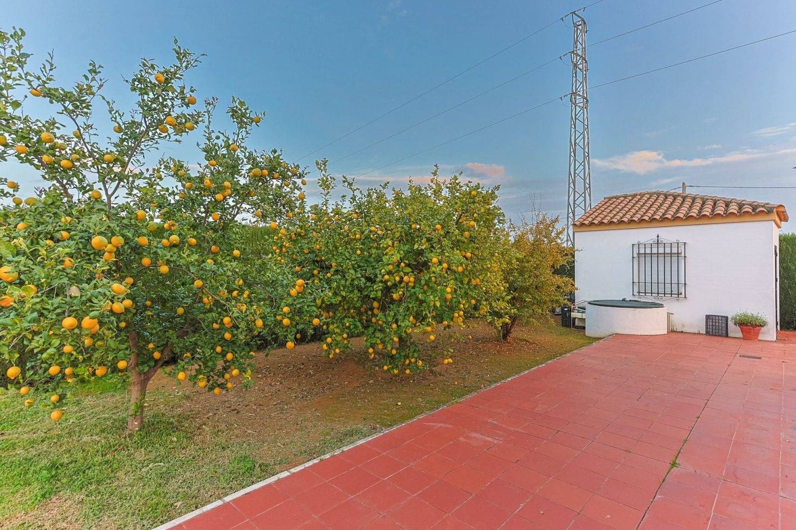 5 Zimmer Villa zu verkaufen in Sanlucar la Mayor mit Pool Garage - 369.990 € (Ref: 9855490)
