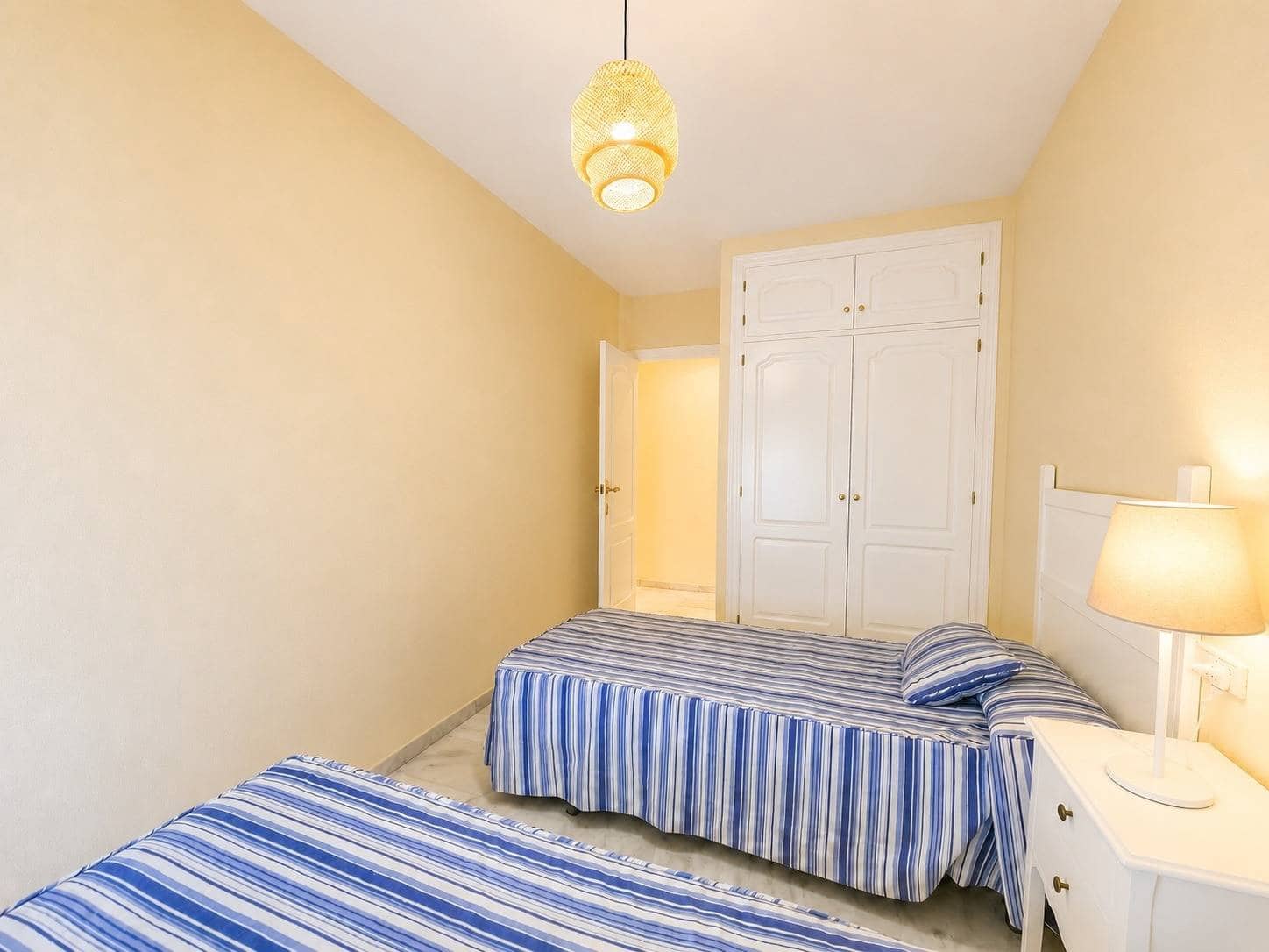 2 bedroom Apartment for sale in San Luis de Sabinillas with pool garage - € 265,000 (Ref: 9867037)