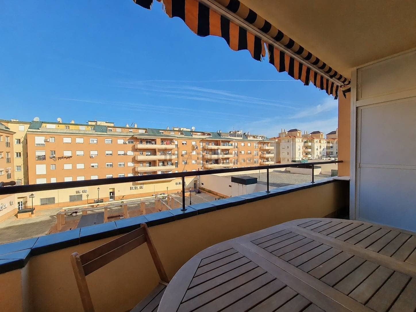 2 bedroom Apartment for sale in San Luis de Sabinillas with pool garage - € 265,000 (Ref: 9867037)