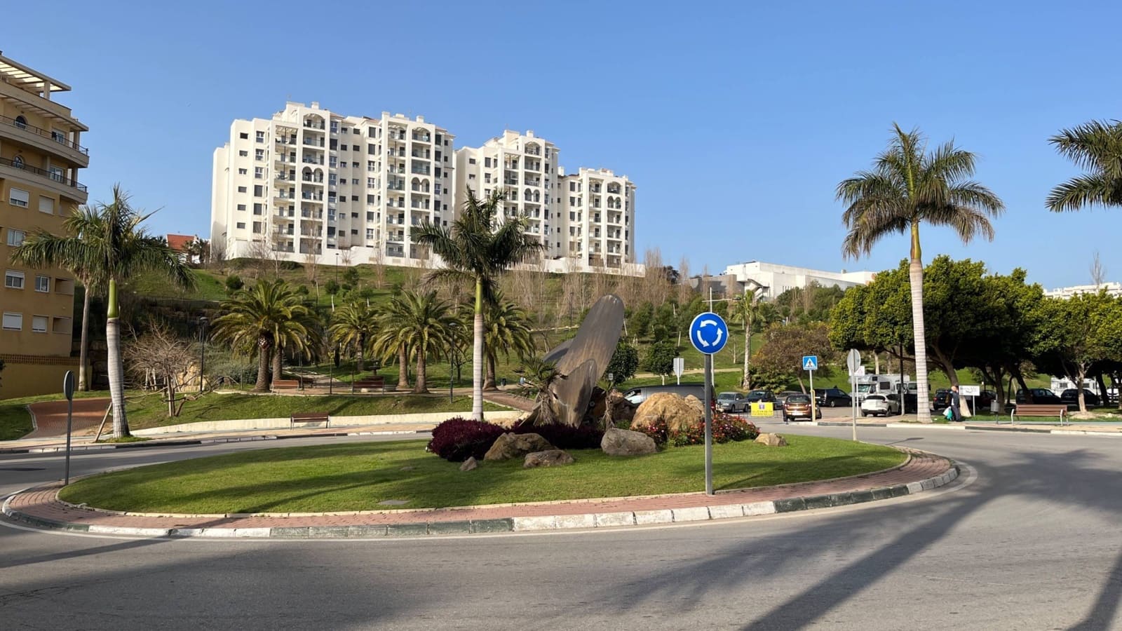 1 bedroom Apartment for sale in Estepona with pool garage - € 320,000 (Ref: 9927442)