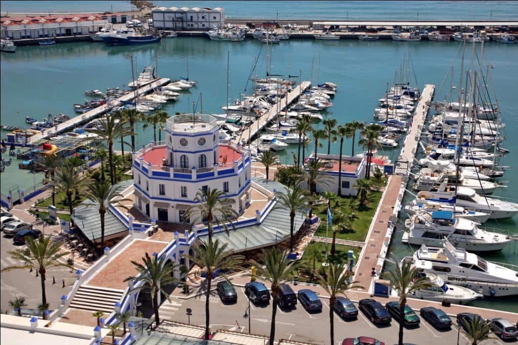 3 bedroom Apartment for sale in Estepona with pool garage - € 700,000 (Ref: 9945969)