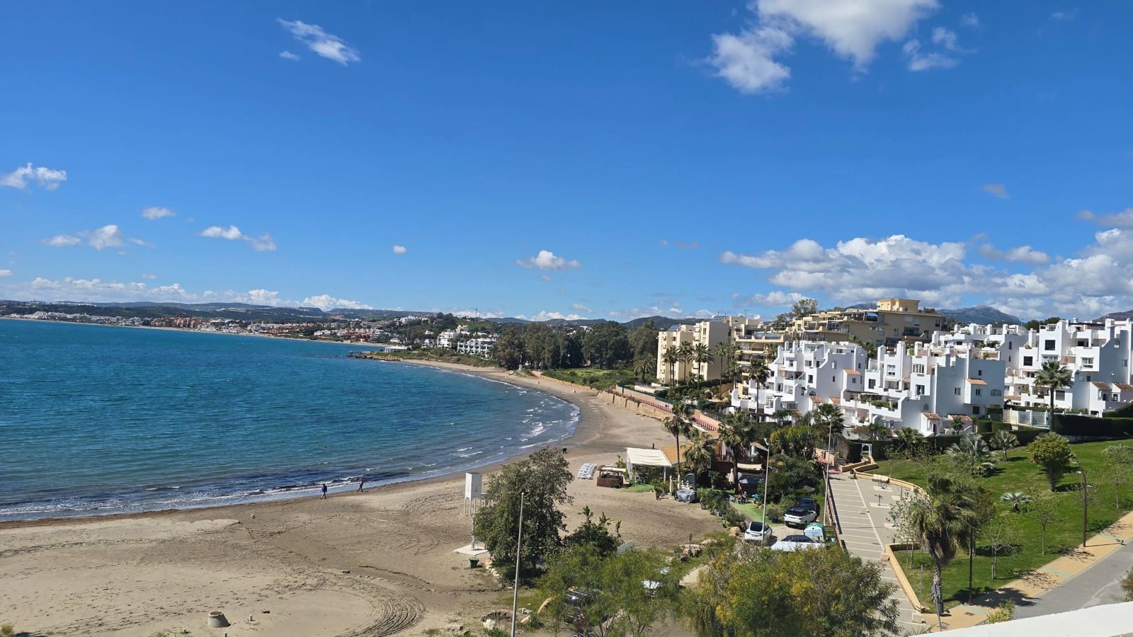 3 soverom Kjedet enebolig til salgs i Estepona med svømmebasseng garasje - € 570 000 (Ref: 9948508)