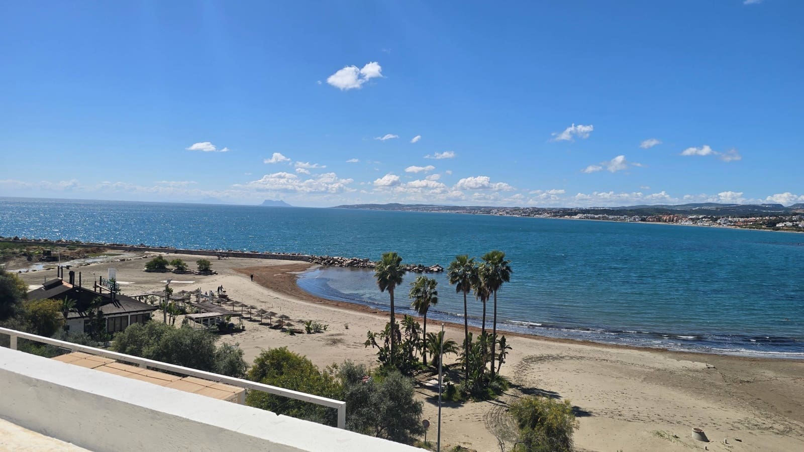 3 soverom Kjedet enebolig til salgs i Estepona med svømmebasseng garasje - € 570 000 (Ref: 9948508)
