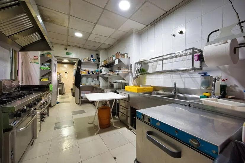 25 soveværelse Hotel til salg i Torrevieja - € 1.500.000 (Ref: 10007476)