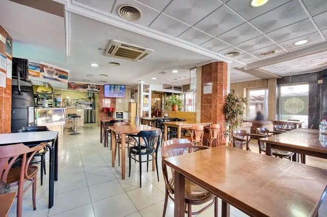 25 soveværelse Hotel til salg i Centro - Muelle Pesquero, Torrevieja - € 1.500.000 (Ref: 10007476)