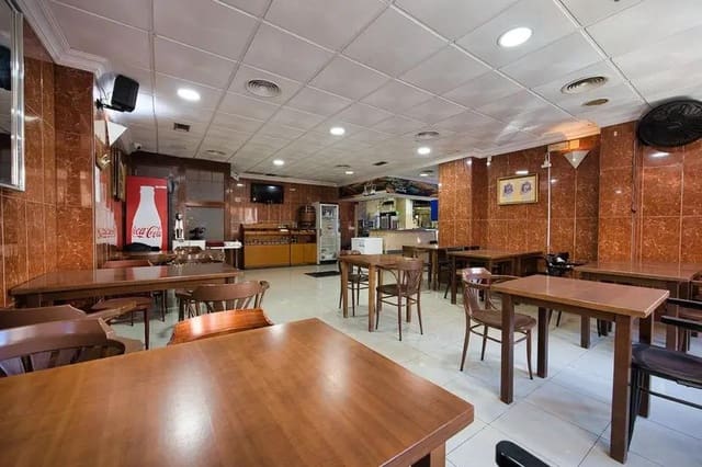 25 soveværelse Hotel til salg i Centro - Muelle Pesquero, Torrevieja - € 1.500.000 (Ref: 10007476)