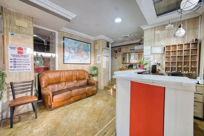 25 soveværelse Hotel til salg i Torrevieja - € 1.500.000 (Ref: 10007476)