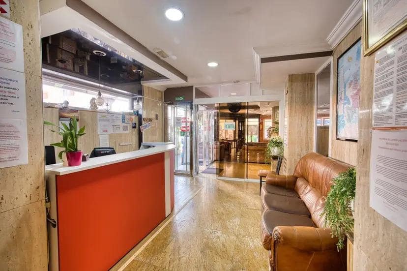 25 soveværelse Hotel til salg i Torrevieja - € 1.500.000 (Ref: 10007476)