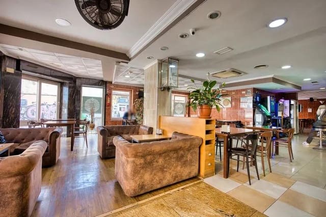 25 soveværelse Hotel til salg i Centro - Muelle Pesquero, Torrevieja - € 1.500.000 (Ref: 10007476)