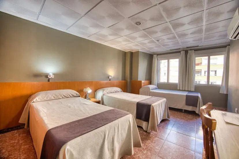25 soveværelse Hotel til salg i Torrevieja - € 1.500.000 (Ref: 10007476)